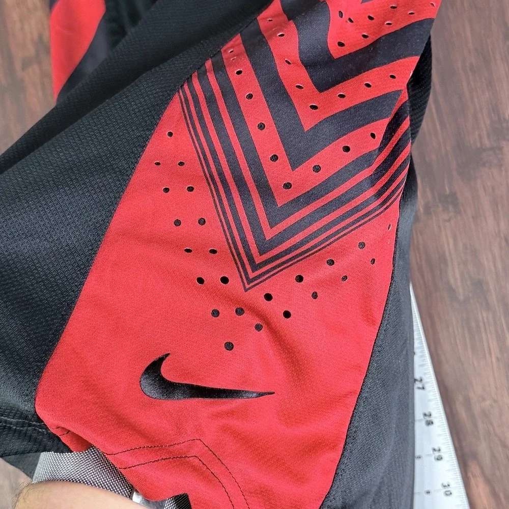 Nike Elite Sequalizer Dri-Fit Basketball Shorts Black Red Bred‎ Medium 521100